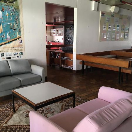 Auberge De Jeunesse Hi 로리앙 외부 사진